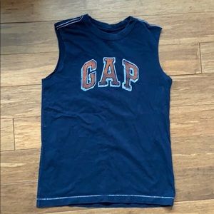 ☀️ 3/$36 or 2/$30 
GAP Boys Navy/Orange Graphic Tank Top sz M